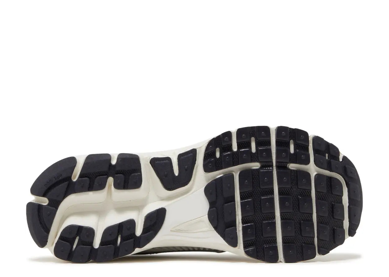 Air Zoom Vomero 5 'Photon Dust Metallic Silver'