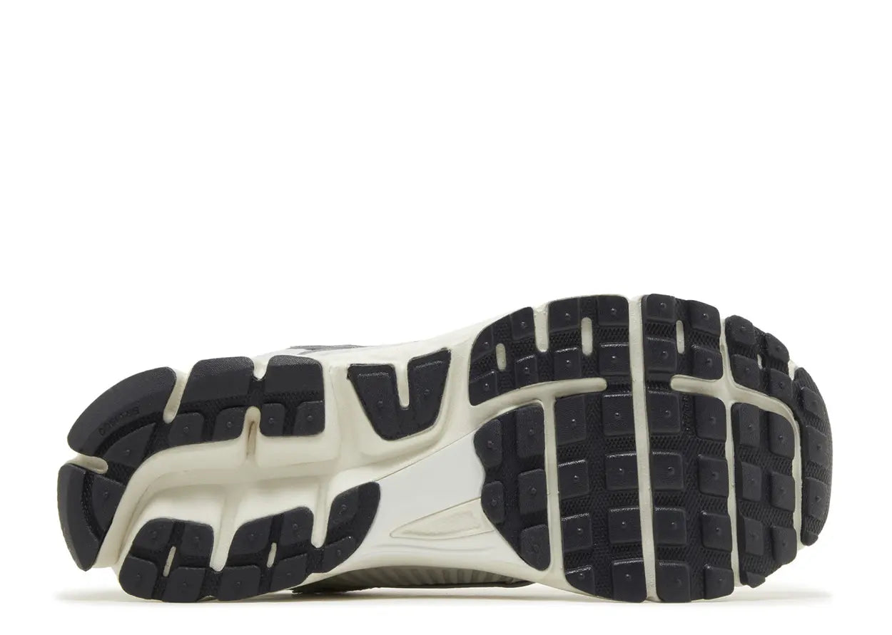 Air Zoom Vomero 5 'Chrome'